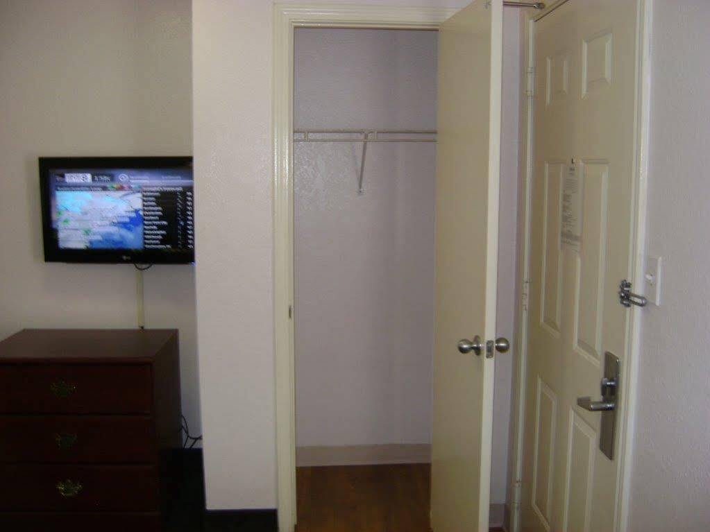 Intown Suites Extended Stay San Antonio Tx - Nacogdoches Road Eksteriør bilde