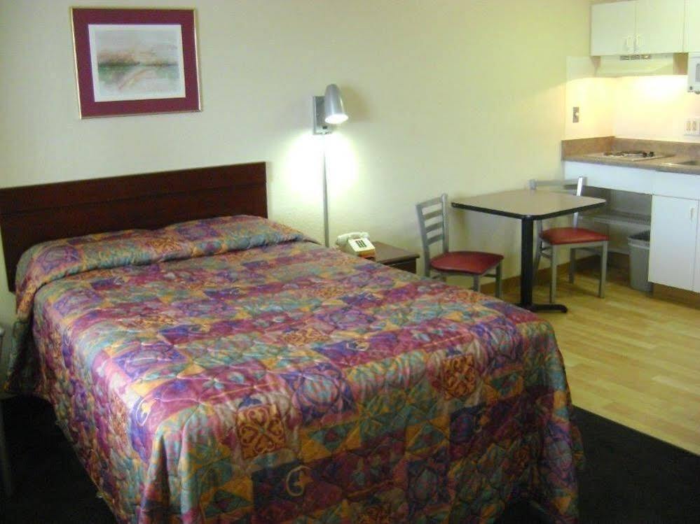 Intown Suites Extended Stay San Antonio Tx - Nacogdoches Road Eksteriør bilde